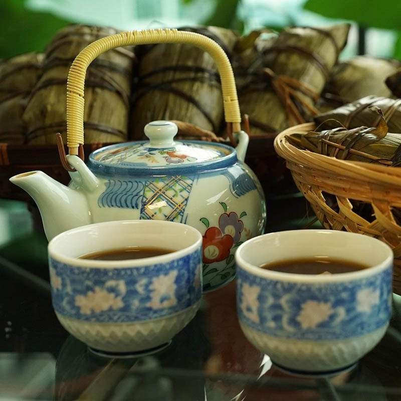 Skąd w Polsce chińska porcelana? Skąd w Polsce chińska porcelana?