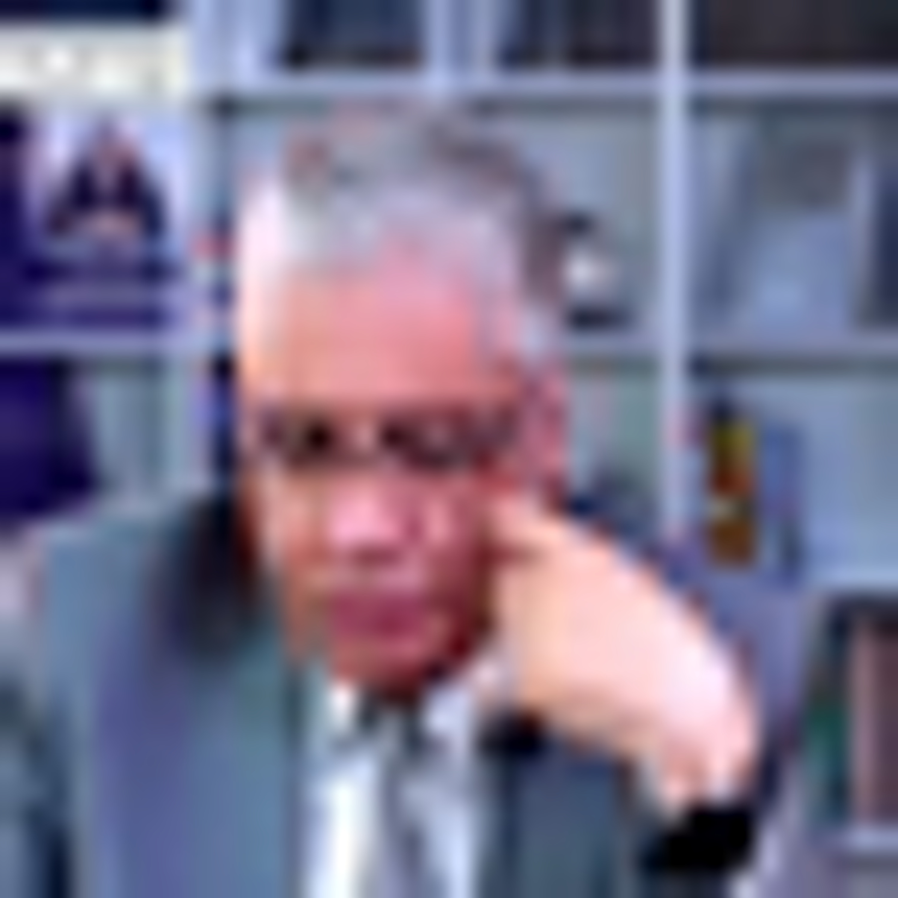 311 كيف نتعامل مع منافسة سلاسل الصيدليات وخصوماتها؟ episode artwork