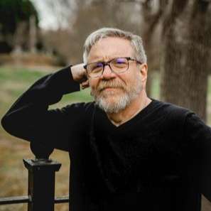 S1E37 -Friday night and the lights are low: an interview with Mike Keren