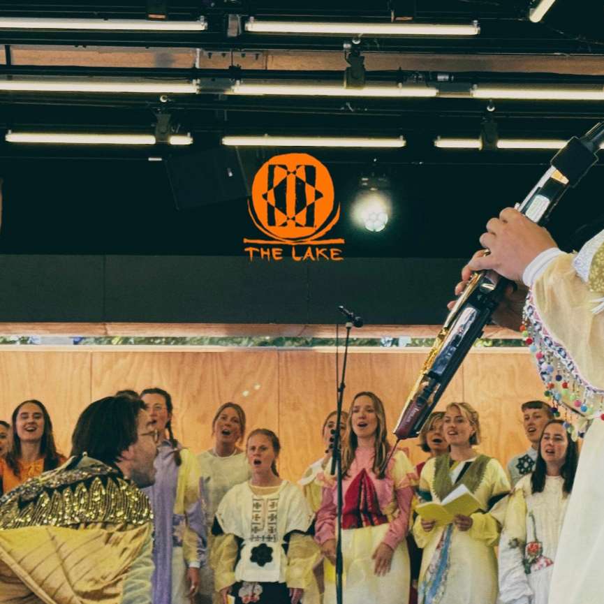 Interview: Lille Solstråle sad og så på Månen på Roskilde Festival 2025