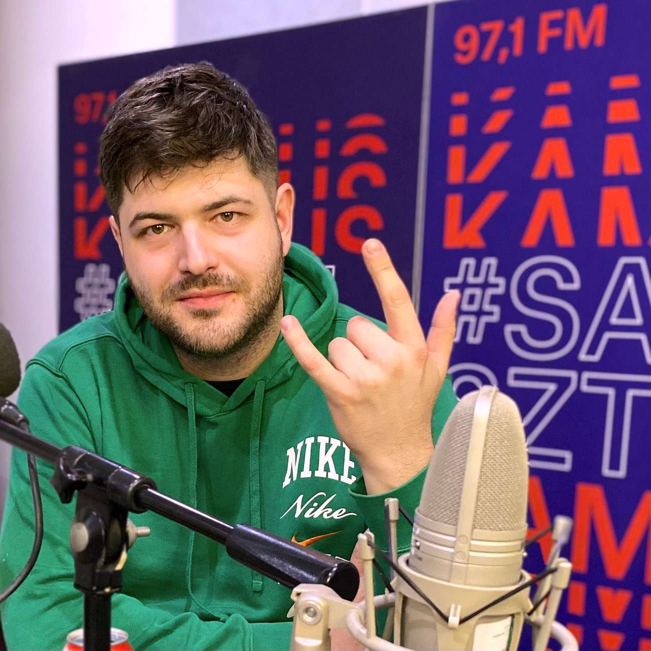 Facet na słoniu, masaż przy pisuarze oraz najlepsze tajskie jedzenie w Polsce. Bartek Borowski opowiada o nowym AHAAN episode artwork