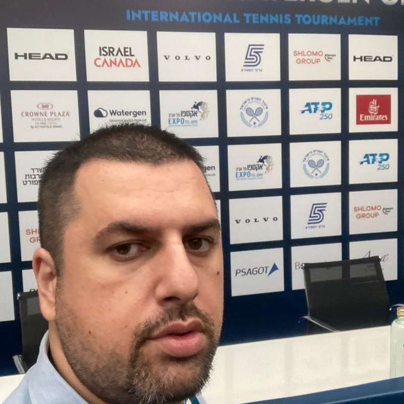 מה גילברט לימד את קוקו גוף בשלושה חודשיים? אורח גלעד בלום עולים לרשת-פודקאסט הטניס של שלום סיונוב מה גילברט לימד את קוקו גוף בשלושה חודשיים? אורח גלעד בלום