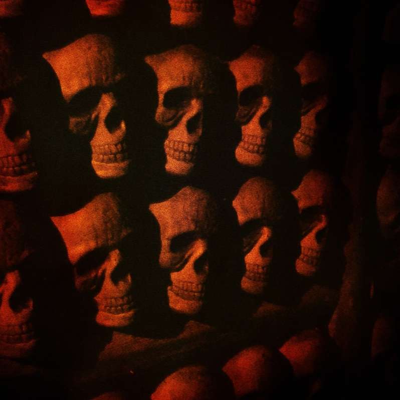 That Strange Show - Episode 125 - "Creeping Thru Haunted Graveyards!"