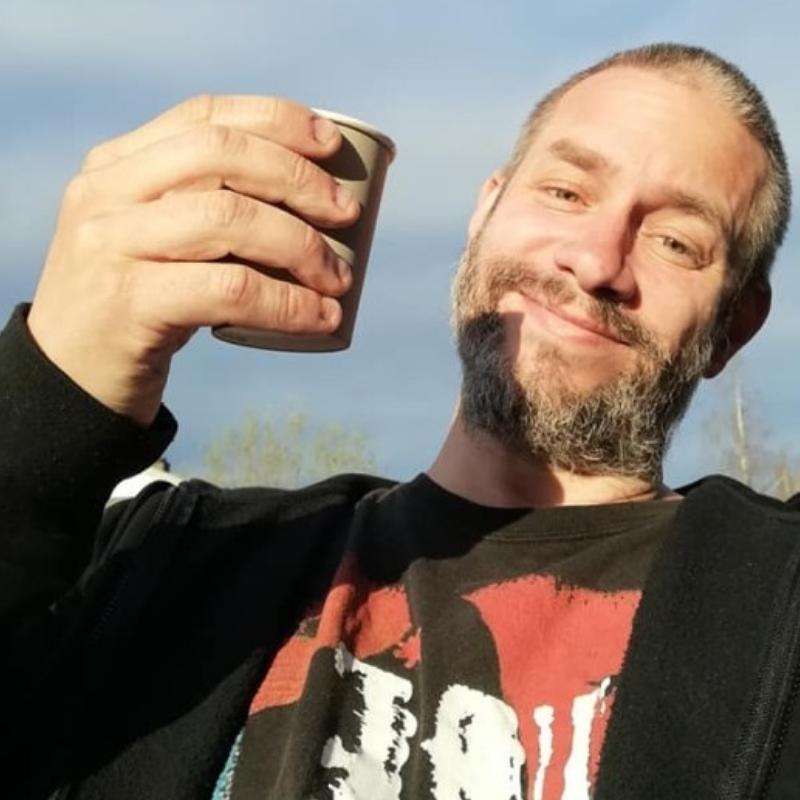 Brennende hjerter og senkede skuldre – David Åleskjær