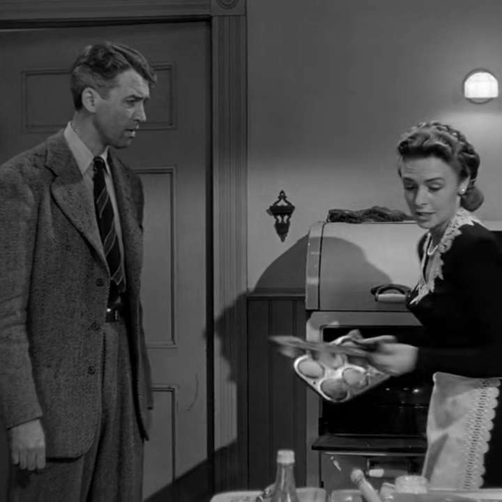 S6E88 - MovieRob Minute Season 6 - It's A Wonderful Life Minute - 088 - Being the Multitasker