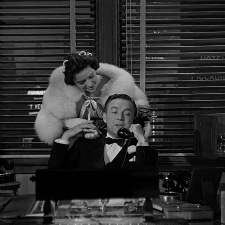 S6E48 - MovieRob Minute Season 6 - It's A Wonderful Life Minute - 048 - Tricky Shapeshifting episode artwork