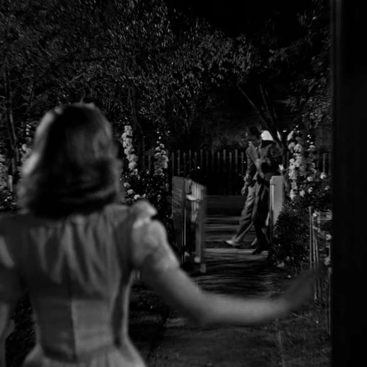 S6E45 - MovieRob Minute Season 6 - It's A Wonderful Life Minute - 045 - Rooted in Nostalgia