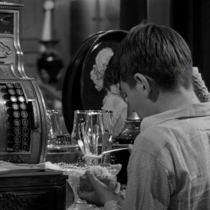 S6E8 - MovieRob Minute Season 6 - It's A Wonderful Life Minute - 008 - Thanks Hollywood episode artwork