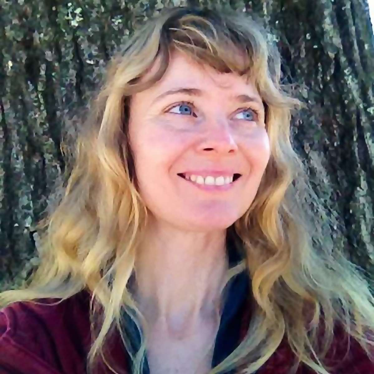 Interview with Claire Dacey, Singer-Songwriter - 12.17.17 episode artwork